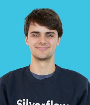 headshot_max.jpg