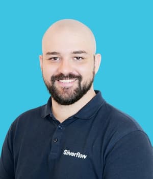 headshot deryk